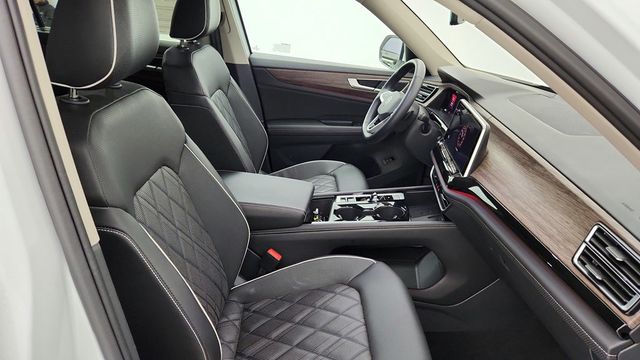 2025 Volkswagen Atlas 2.0T SEL Premium R-Line 4MOTION w/ 2nd-Row Dual Captain's Chairs - 22951251 - 25