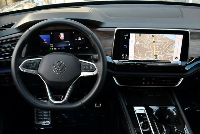 2025 Volkswagen Atlas 2.0T SEL Premium R-Line 4MOTION W/Navigation - 22934698 - 50