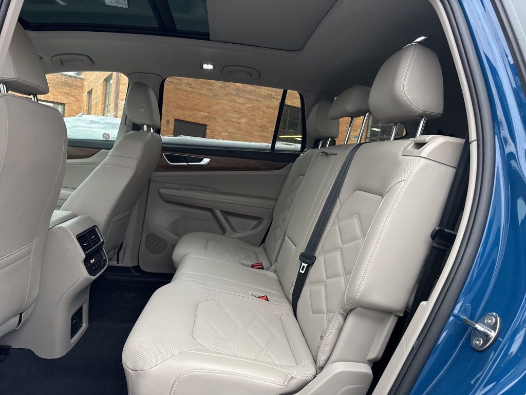 2025 Volkswagen Atlas 2.0T SE w/Technology 4MOTION - 22979898 - 8