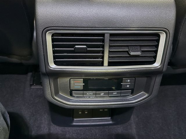 2025 Volkswagen Atlas 2.0T SE w/Technology 4MOTION - 22981838 - 24