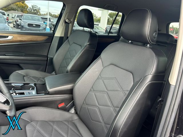2025 Volkswagen Atlas SE 4MOTION w/Tech Pkg Sport Utility 4D - 23095499 - 12