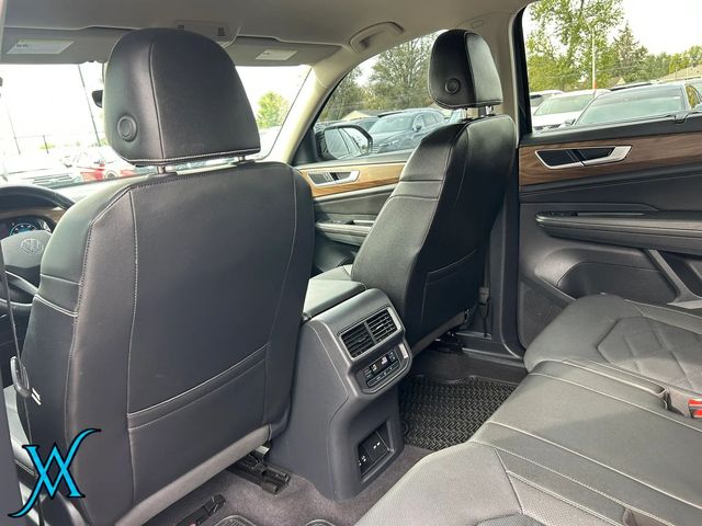 2025 Volkswagen Atlas SE 4MOTION w/Tech Pkg Sport Utility 4D - 23095499 - 15