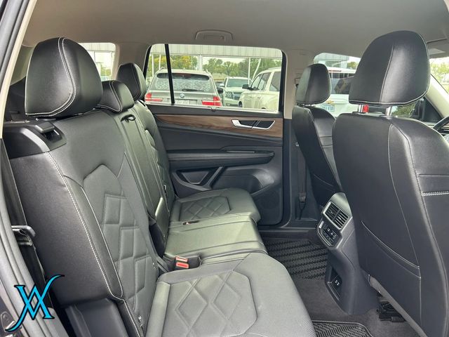 2025 Volkswagen Atlas SE 4MOTION w/Tech Pkg Sport Utility 4D - 23095499 - 22