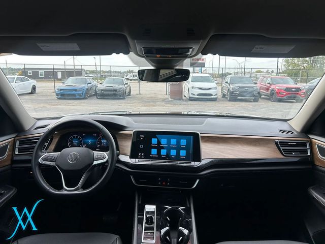 2025 Volkswagen Atlas SE 4MOTION w/Tech Pkg Sport Utility 4D - 23095499 - 32