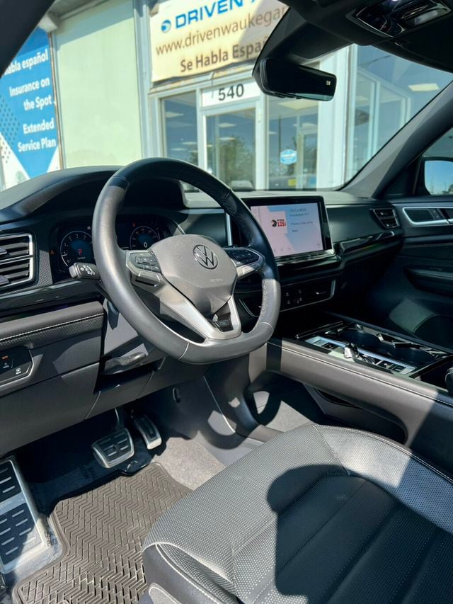 2025 Volkswagen Atlas Cross Sport 2.0T SEL R-Line Black 4MOTION - 23055949 - 14