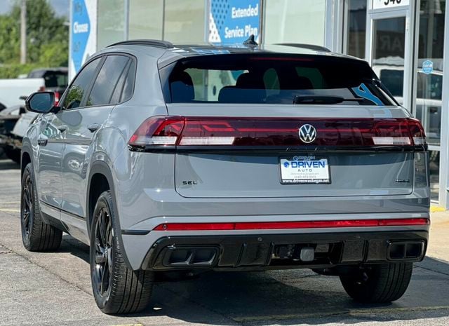 2025 Volkswagen Atlas Cross Sport 2.0T SEL R-Line Black 4MOTION - 23055949 - 2
