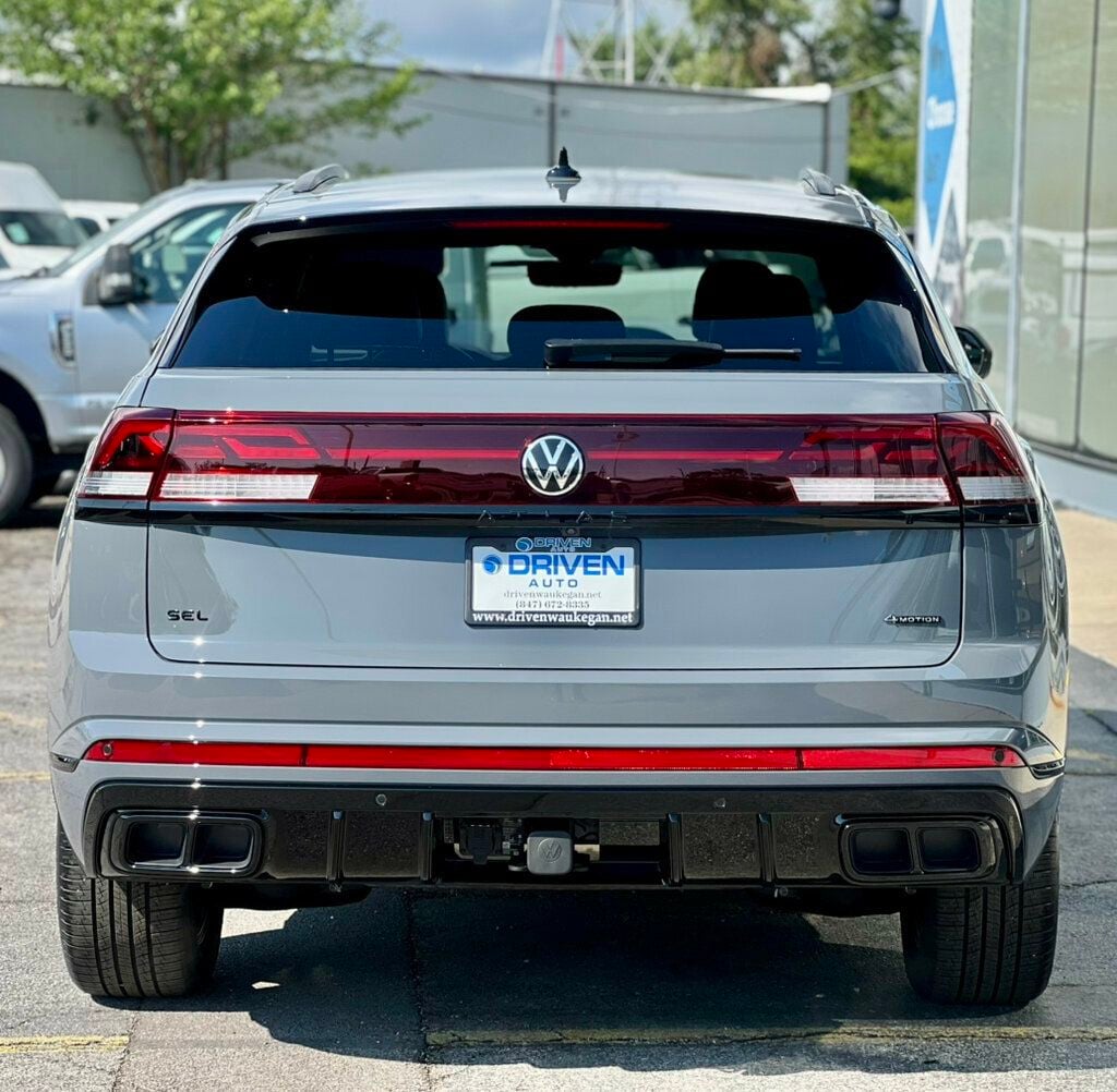 2025 Volkswagen Atlas Cross Sport 2.0T SEL R-Line Black 4MOTION - 23055949 - 37