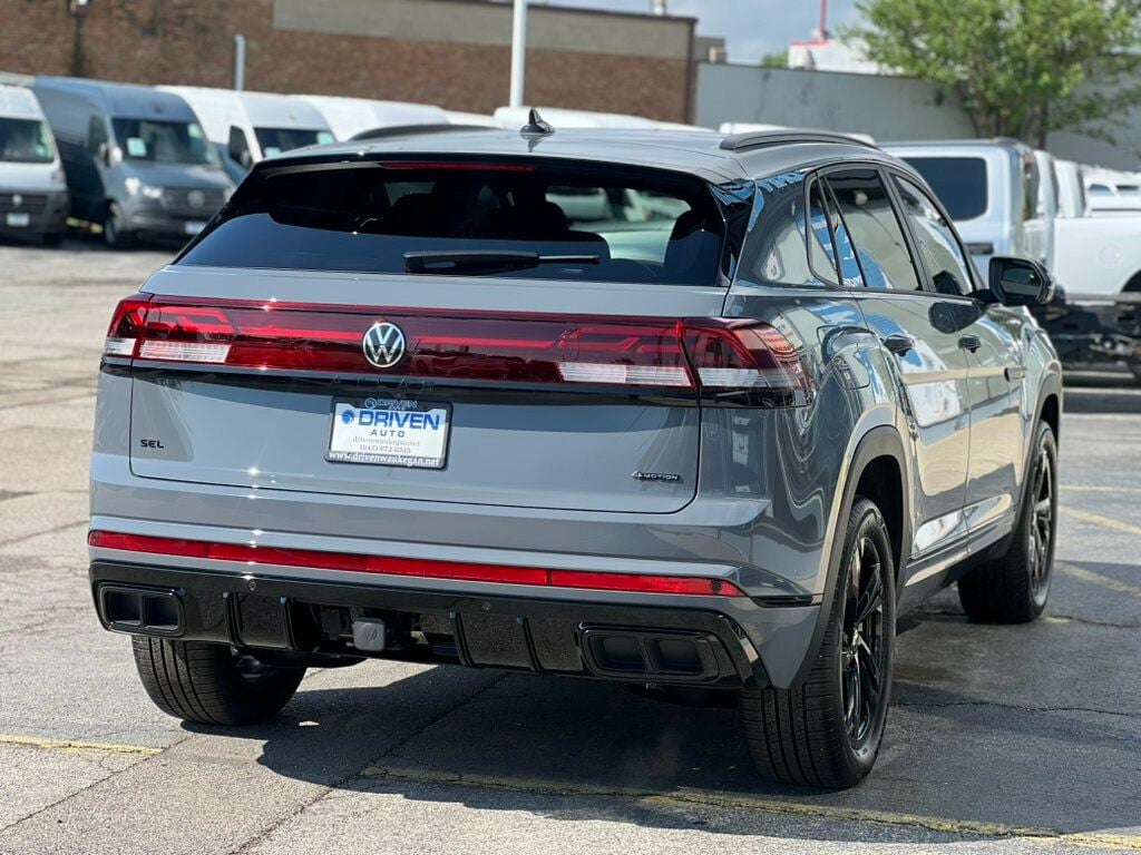 2025 Volkswagen Atlas Cross Sport 2.0T SEL R-Line Black 4MOTION - 23055949 - 38