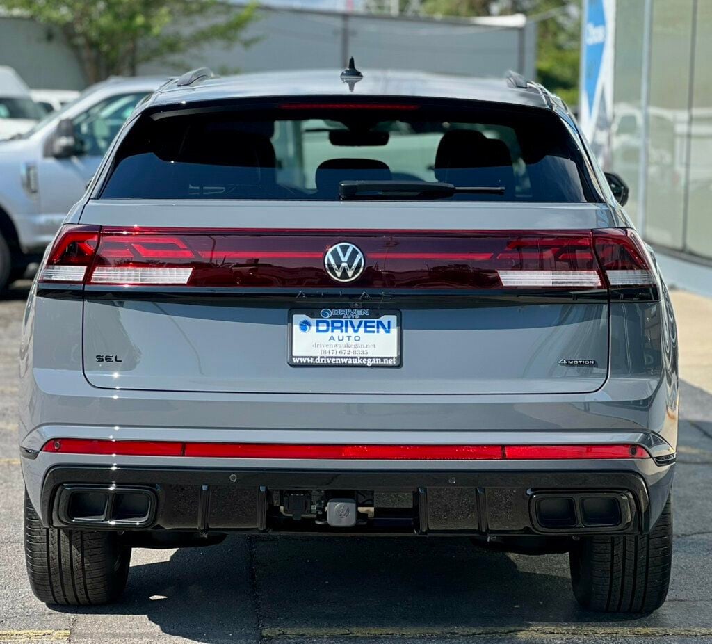 2025 Volkswagen Atlas Cross Sport 2.0T SEL R-Line Black 4MOTION - 23055949 - 3
