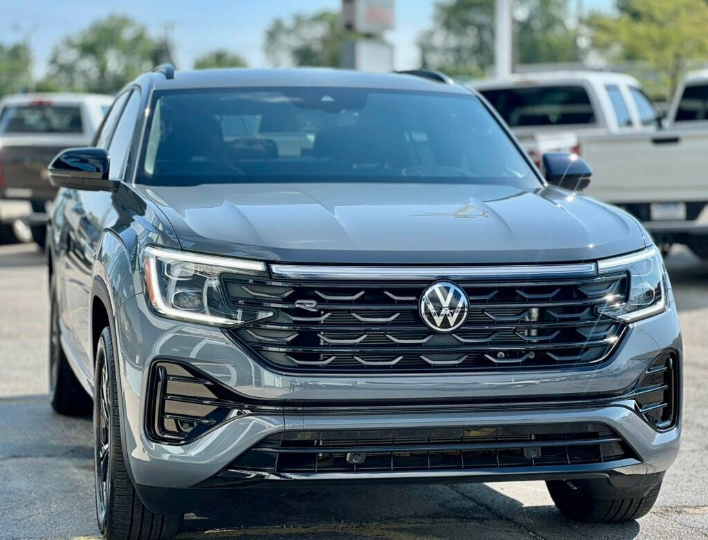 2025 Volkswagen Atlas Cross Sport 2.0T SEL R-Line Black 4MOTION - 23055949 - 39