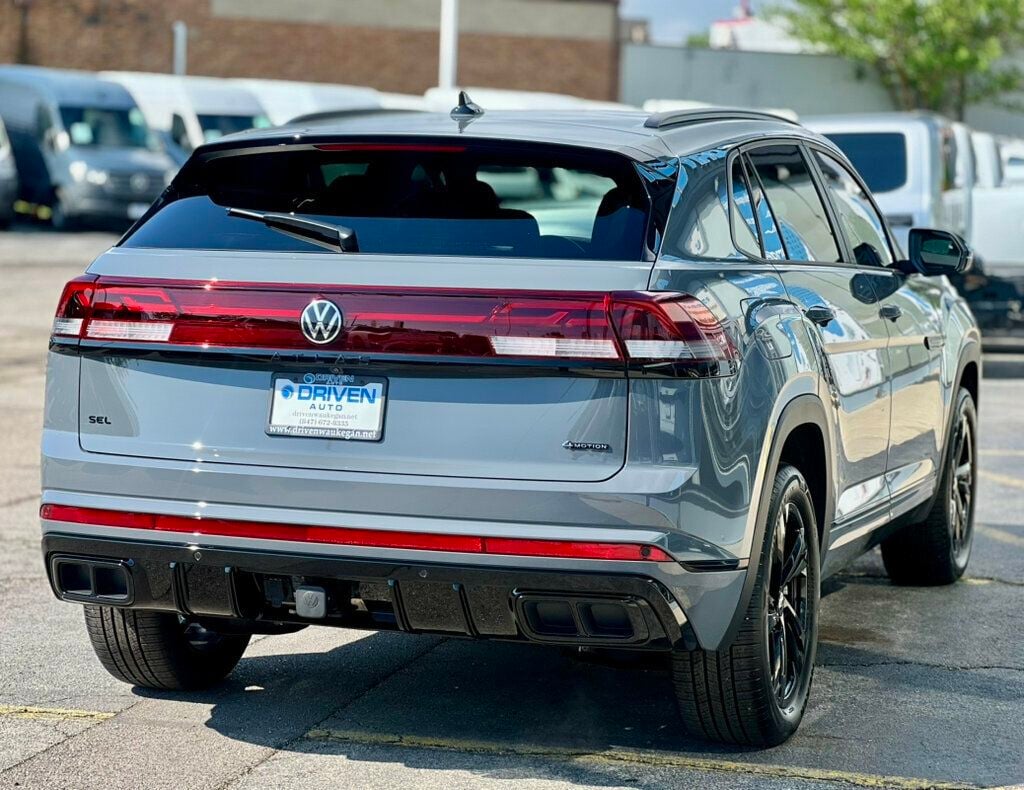 2025 Volkswagen Atlas Cross Sport 2.0T SEL R-Line Black 4MOTION - 23055949 - 4