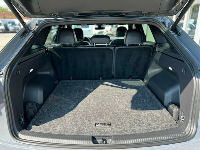 2025 Volkswagen Atlas Cross Sport 2.0T SEL R-Line Black 4MOTION - 23055949 - 7