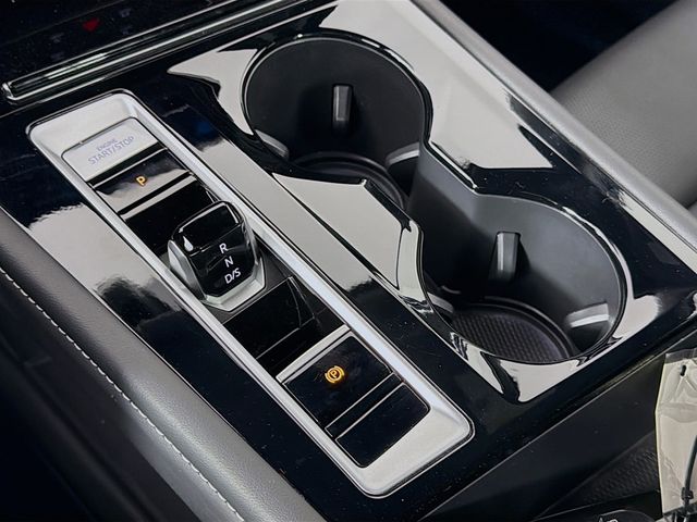 2025 Volkswagen Atlas Cross Sport 2.0T SEL R-Line Black 4MOTION - 22969703 - 17