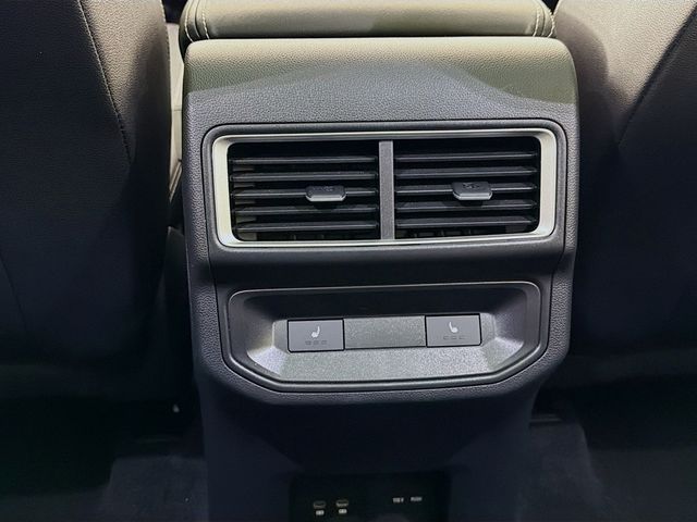 2025 Volkswagen Atlas Cross Sport 2.0T SEL R-Line Black 4MOTION - 22969703 - 26