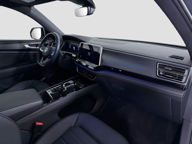 2025 Volkswagen Atlas Cross Sport 2.0T SEL R-Line Black 4MOTION - 22969703 - 30