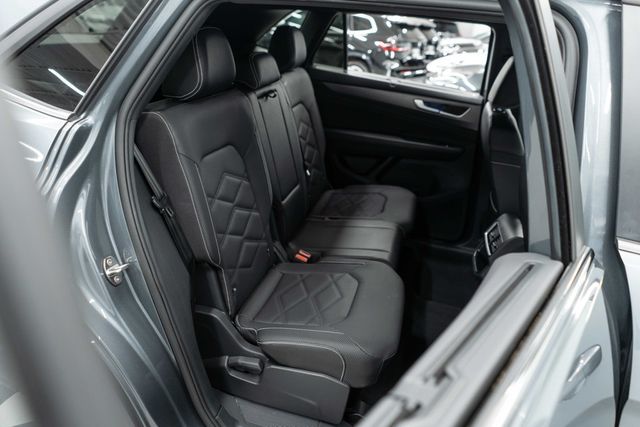 2025 Volkswagen Atlas Cross Sport 2.0T SE w/Technology 4MOTION - 22959415 - 10