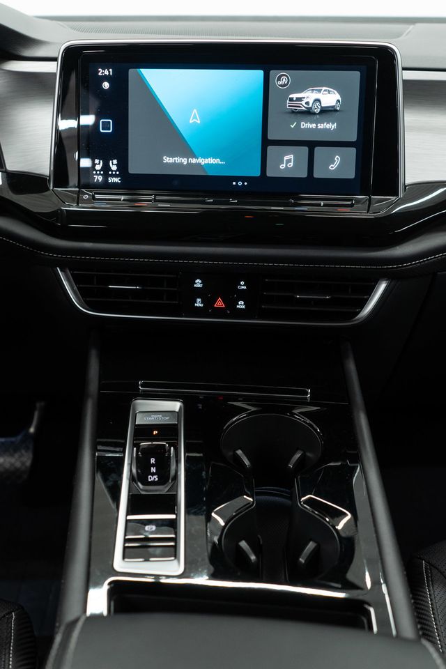 2025 Volkswagen Atlas Cross Sport 2.0T SE w/Technology 4MOTION - 22959415 - 17