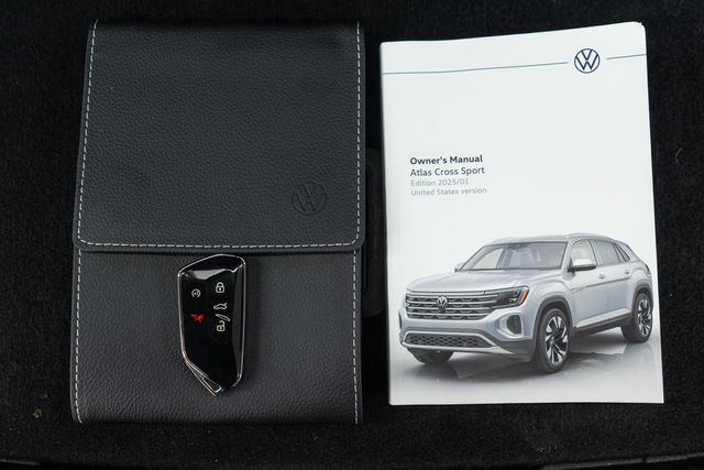 2025 Volkswagen Atlas Cross Sport 2.0T SE w/Technology 4MOTION - 22959415 - 48