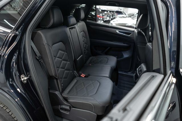 2025 Volkswagen Atlas Cross Sport 2.0T SE w/Technology 4MOTION - 22961191 - 10