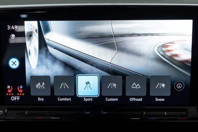 2025 Volkswagen Atlas Cross Sport 2.0T SE w/Technology 4MOTION - 22961191 - 26