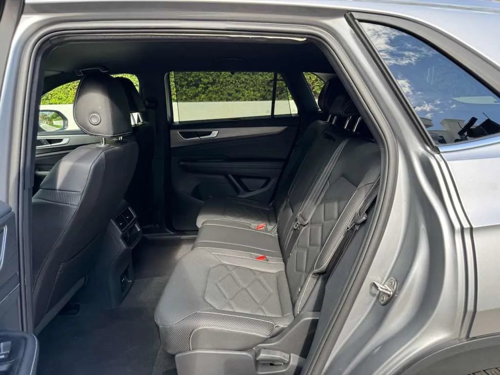 2025 Volkswagen Atlas Cross Sport 2.0T SE w/Technology FWD - 22954291 - 13