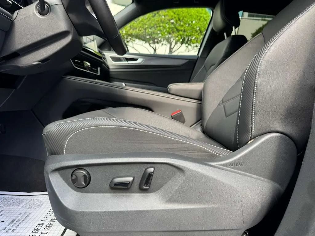 2025 Volkswagen Atlas Cross Sport 2.0T SE w/Technology FWD - 22954291 - 18