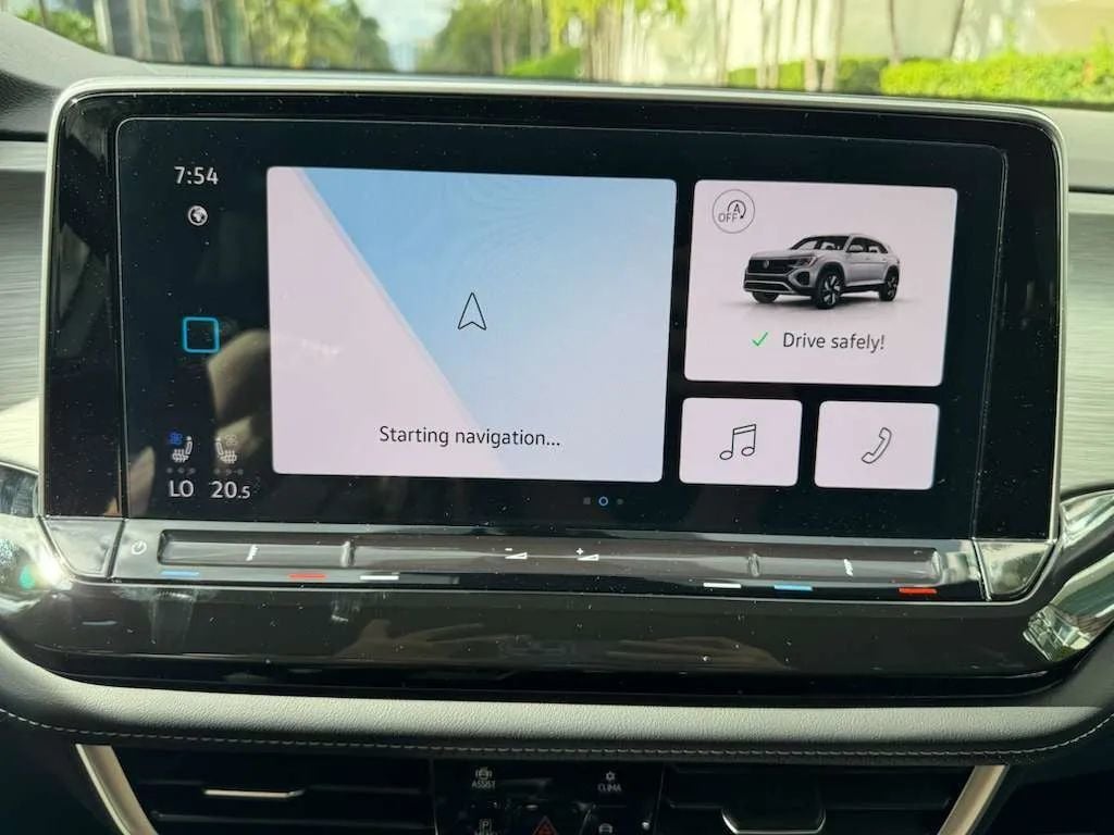 2025 Volkswagen Atlas Cross Sport 2.0T SE w/Technology FWD - 22954291 - 28