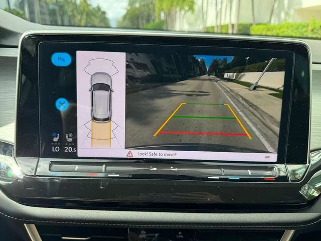 2025 Volkswagen Atlas Cross Sport 2.0T SE w/Technology FWD - 22954291 - 30