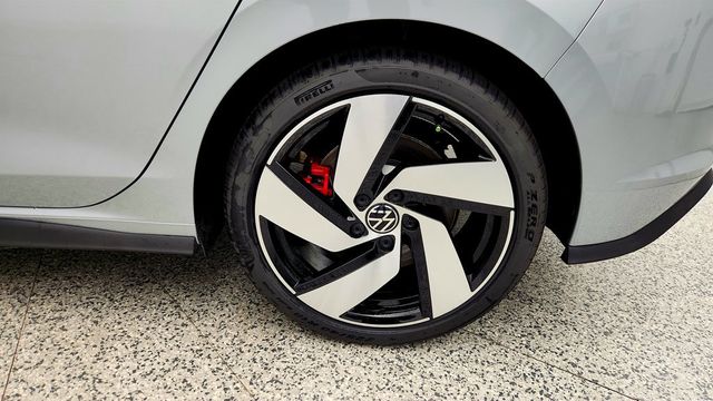 2025 Volkswagen Golf GTI 2.0T S DSG - 23010775 - 8