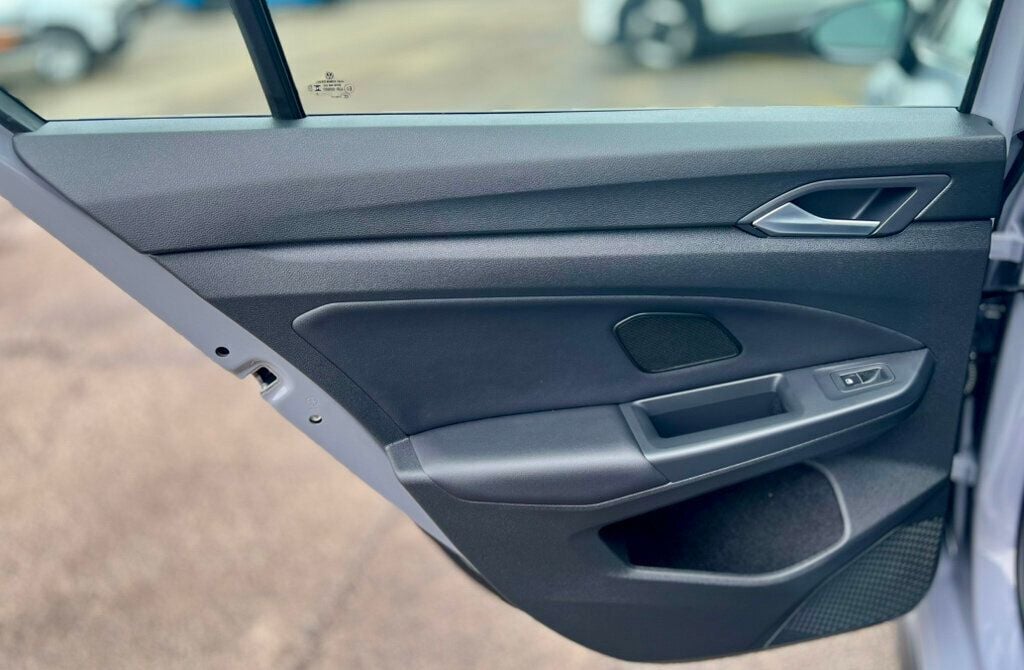 2025 Volkswagen Golf GTI SE - 22991049 - 17