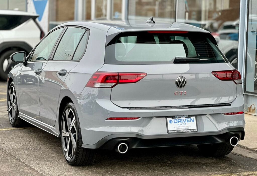 2025 Volkswagen Golf GTI SE - 22991049 - 37