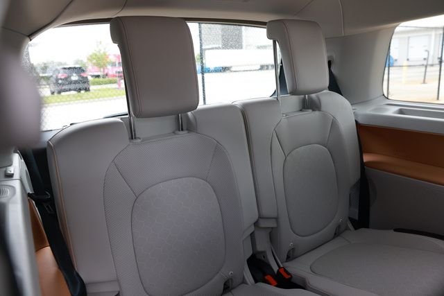 2025 Volkswagen ID. Buzz 1st Edition RWD w/Two-Tone - 23009262 - 26