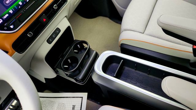 2025 Volkswagen ID. Buzz 1st Edition RWD w/Two-Tone - 23005692 - 16