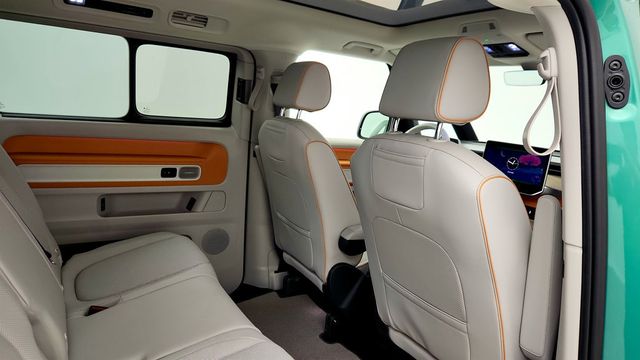 2025 Volkswagen ID. Buzz 1st Edition RWD w/Two-Tone - 23005692 - 28