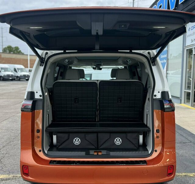 2025 Volkswagen ID. Buzz Pro S Plus 4MOTION w/Two-Tone - 23083770 - 9