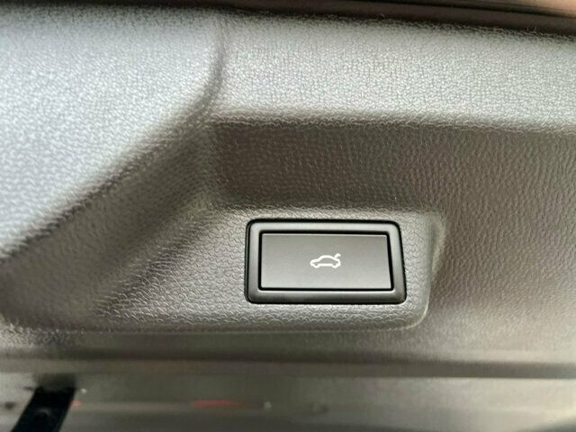 2025 Volkswagen ID. Buzz Pro S Plus 4MOTION w/Two-Tone - 23083770 - 10