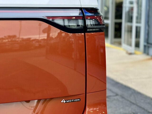 2025 Volkswagen ID. Buzz Pro S Plus 4MOTION w/Two-Tone - 23083770 - 11