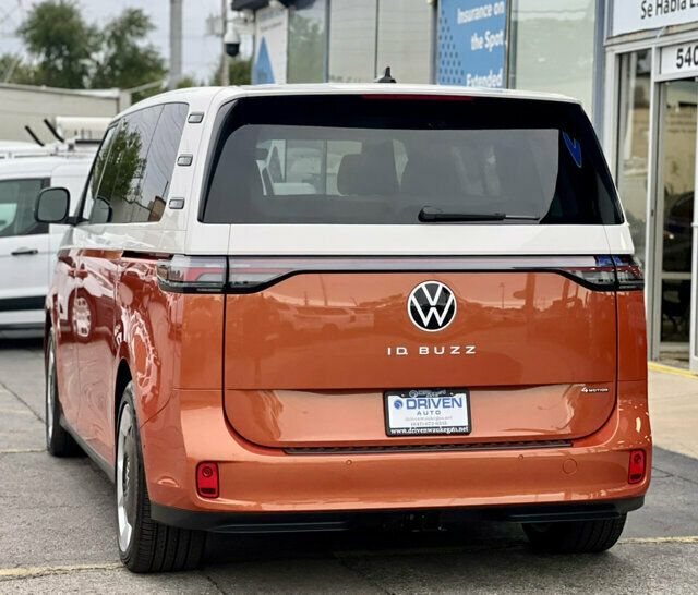 2025 Volkswagen ID. Buzz Pro S Plus 4MOTION w/Two-Tone - 23083770 - 35