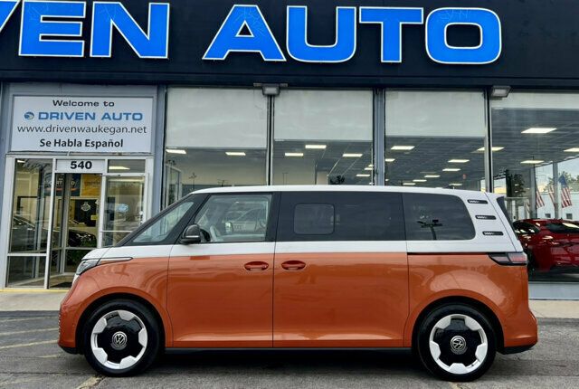 2025 Volkswagen ID. Buzz Pro S Plus 4MOTION w/Two-Tone - 23083770 - 40