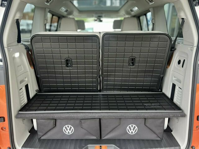 2025 Volkswagen ID. Buzz Pro S Plus 4MOTION w/Two-Tone - 23083770 - 8