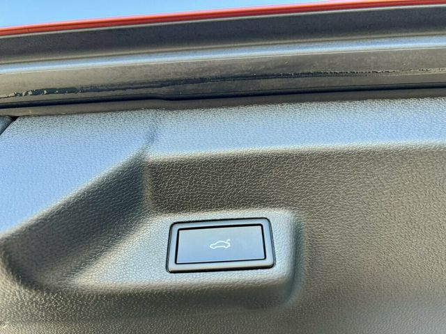 2025 Volkswagen ID. Buzz Pro S Plus 4MOTION w/Two-Tone - 23090201 - 9