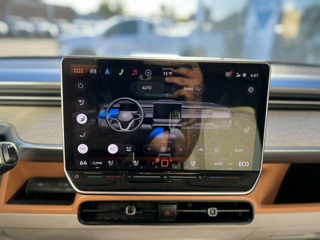 2025 Volkswagen ID. Buzz Pro S Plus 4MOTION w/Two-Tone - 23090201 - 17