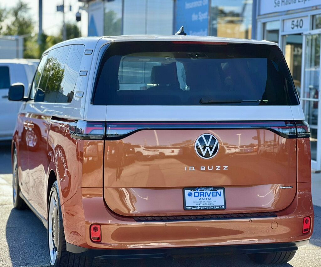 2025 Volkswagen ID. Buzz Pro S Plus 4MOTION w/Two-Tone - 23090201 - 2