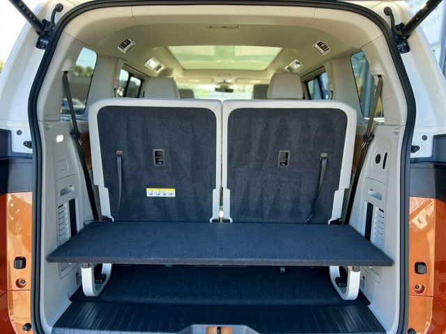 2025 Volkswagen ID. Buzz Pro S Plus 4MOTION w/Two-Tone - 23090201 - 7