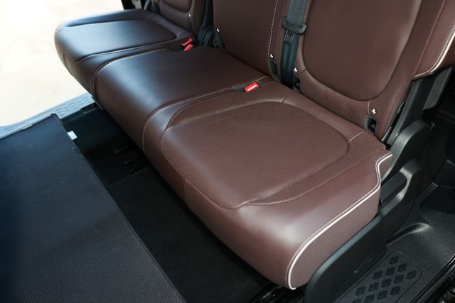 2025 Volkswagen ID. Buzz Pro S Plus RWD w/Two-Tone - 23016944 - 12