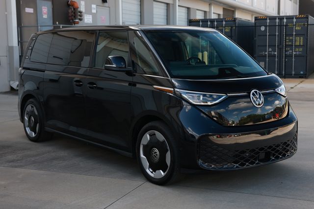 2025 Volkswagen ID. Buzz Pro S Plus RWD w/Two-Tone - 23016944 - 17