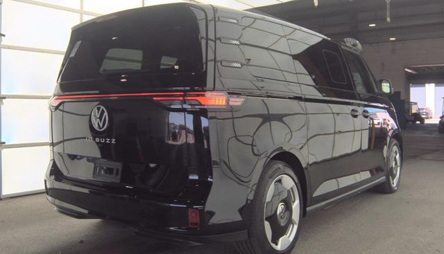 2025 Volkswagen ID. Buzz Pro S Plus RWD w/Two-Tone - 23016944 - 1