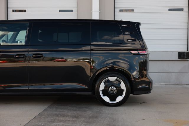 2025 Volkswagen ID. Buzz Pro S Plus RWD w/Two-Tone - 23016944 - 26