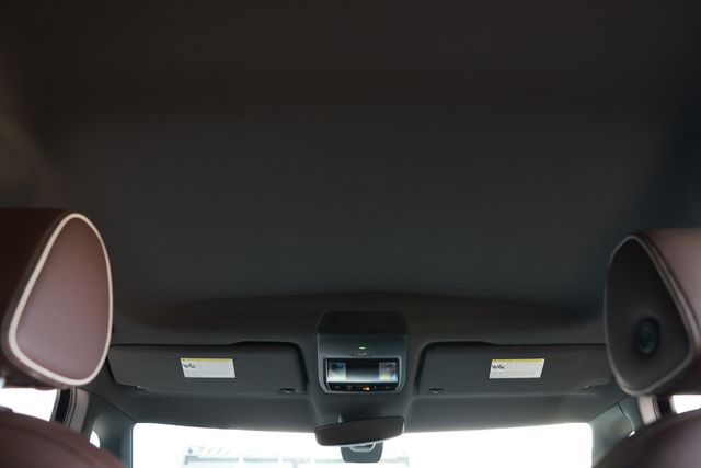 2025 Volkswagen ID. Buzz Pro S Plus RWD w/Two-Tone - 23016944 - 30