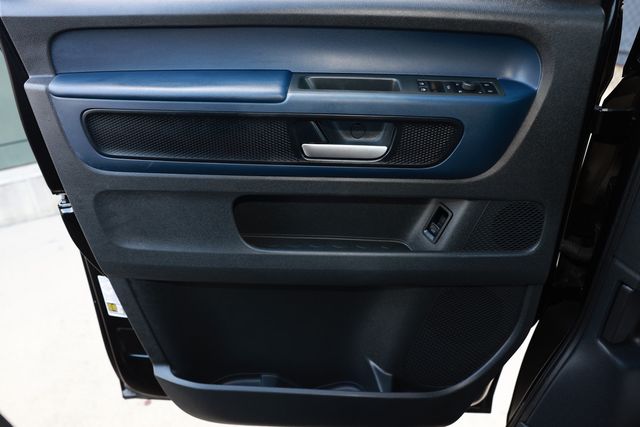 2025 Volkswagen ID. Buzz Pro S Plus RWD w/Two-Tone - 23016944 - 48